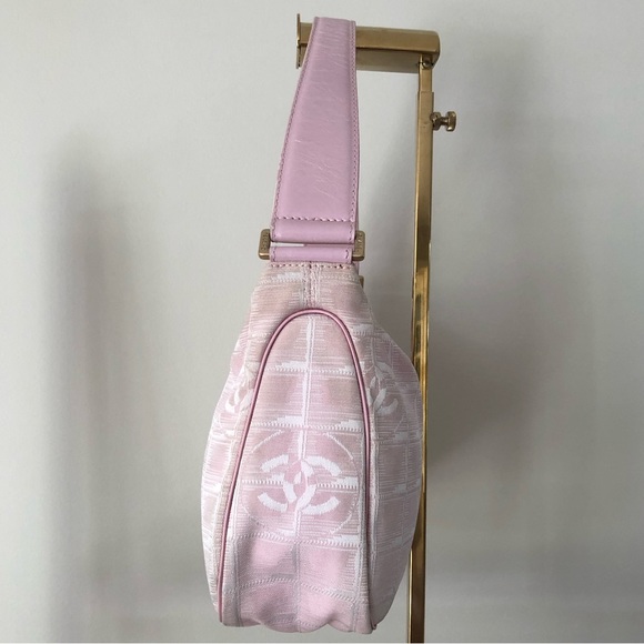 CHANEL Pink Travel Line Shoulder Bag - Picture 4 of 16